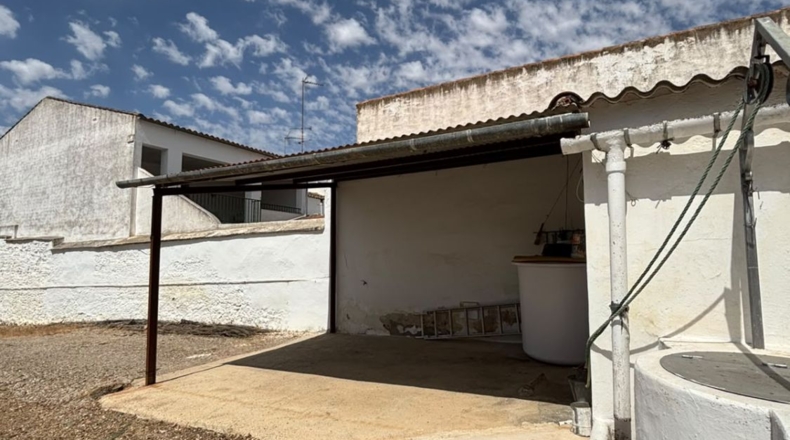 Badajoz - Azuaga - 568m2