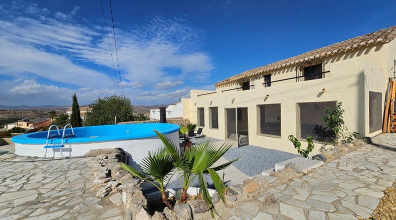 Almería - Cantoria - 749 m²