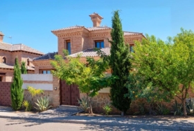 Layos 788&nbsp;m²