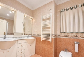 Alzira 327&nbsp;m²