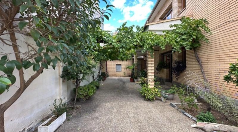 Zaragoza - La Almunia de Doña Godina - 523 m²