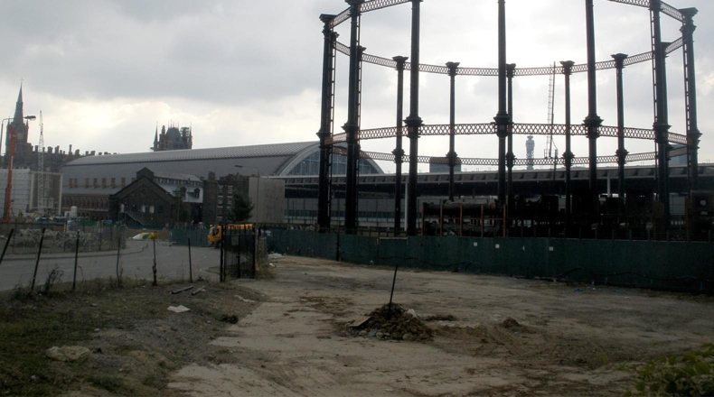 Usucapión de terreno baldío rodeado de construcciones en suelo urbano