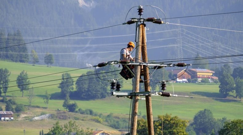Conseguir luz en un terreno rústico con conexión a la red