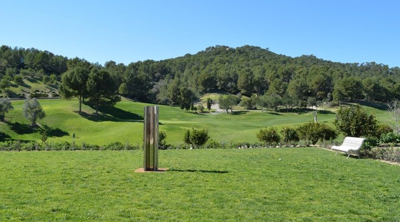 Cuál es el mejor momento para invertir en solares. Imagen de una parcela rústica, un tipo de terreno para comprar y obtener mucha rentabilidad