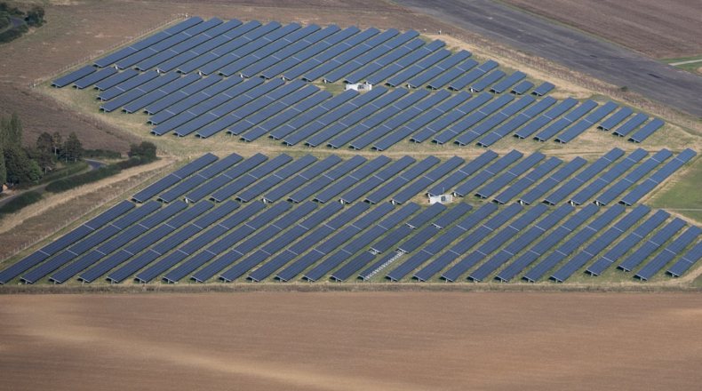 Imagen de una granja de energía renovable